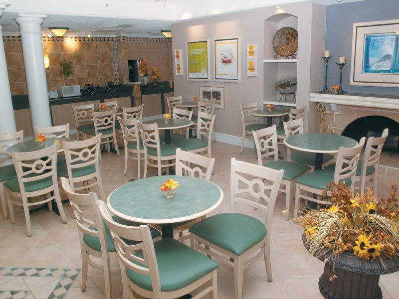 Country Inn & Suites By Radisson, Chicago-Hoffman Hoffman Estates Restoran gambar
